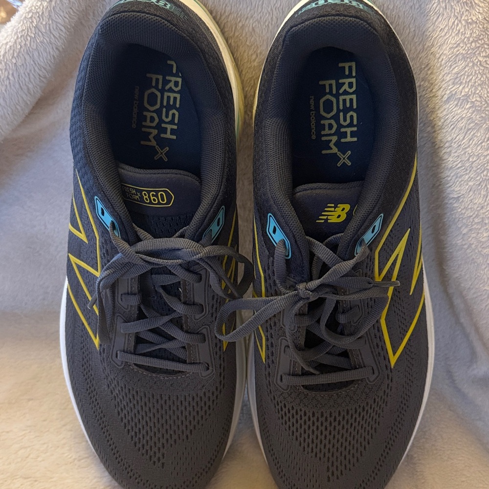New Balance Fresh Foam X860- v14 Dark Gray and Yellow. Like new